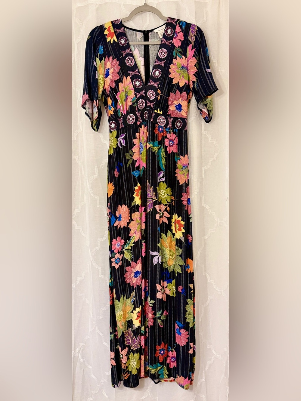 Urban Romantics Floral Maxi Dress Medium Black Boho Plisse V Neck